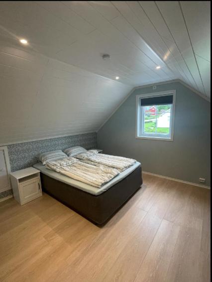 Leilighet Med Gratis Parkering Og Wifi Kristiansund Kültér fotó